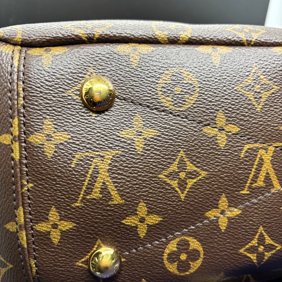 Louis Vuitton Pallas Monogram Canvas Tote – Red Accent - Picture 5 of 9